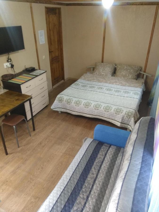 Гостевой Дом Ксения Hotel Szuhumi Kültér fotó