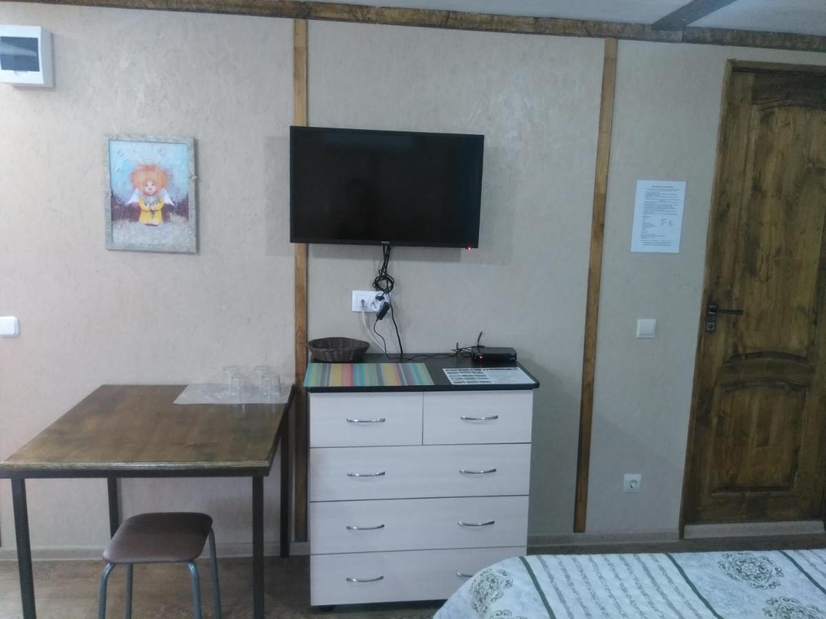 Гостевой Дом Ксения Hotel Szuhumi Kültér fotó